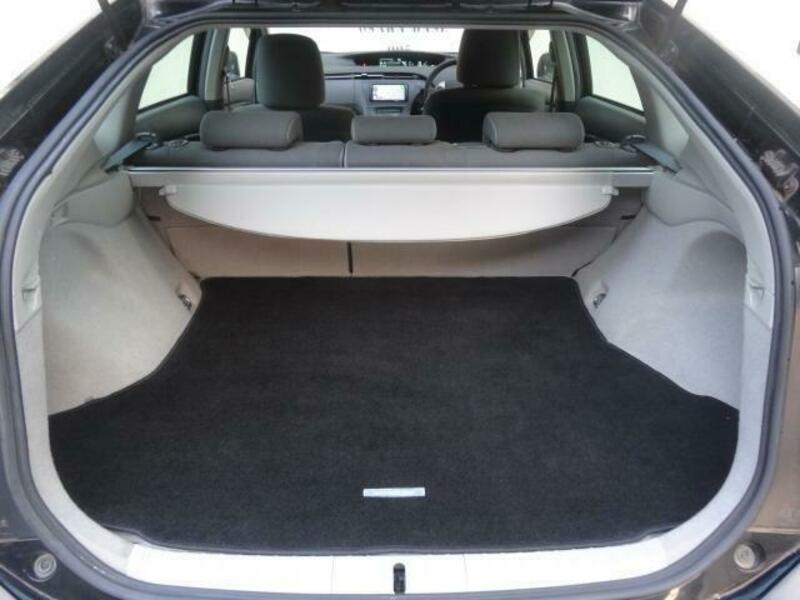 PRIUS-12