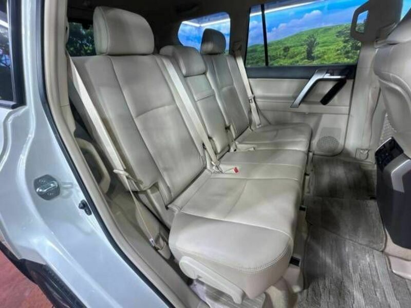 LAND CRUISER PRADO-9