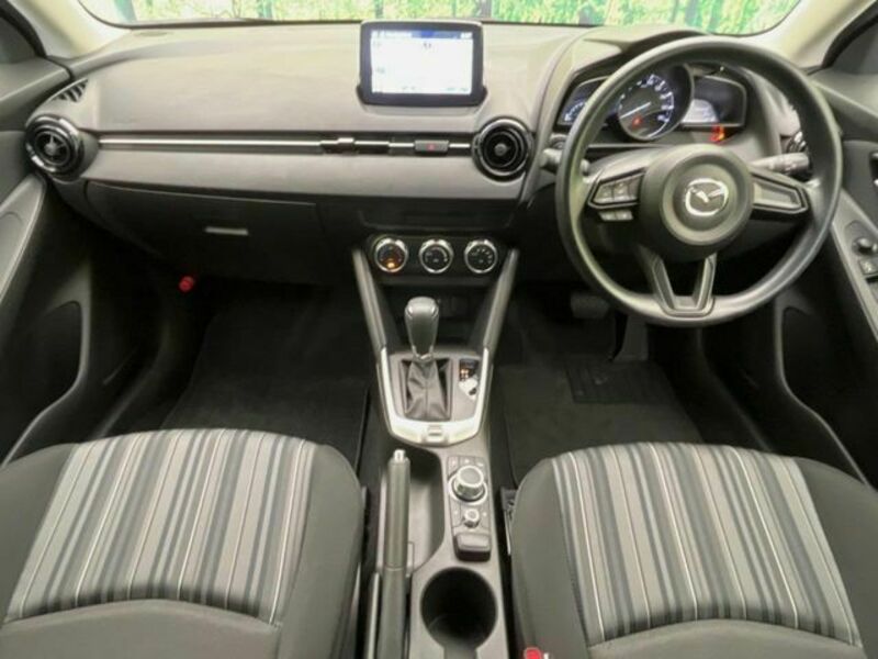 MAZDA2