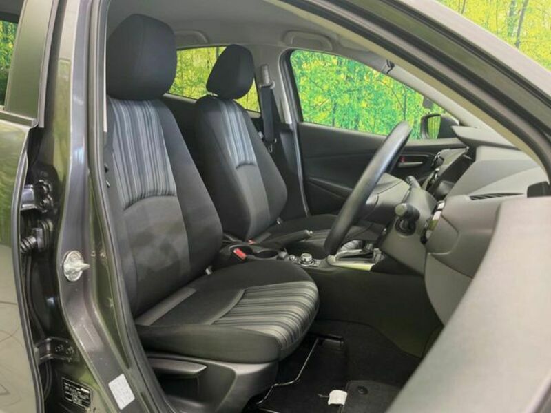 MAZDA2