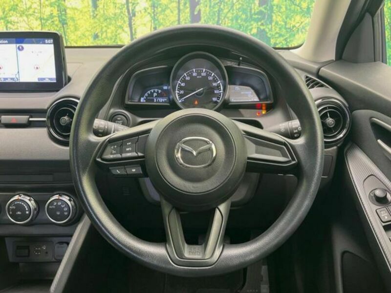 MAZDA2