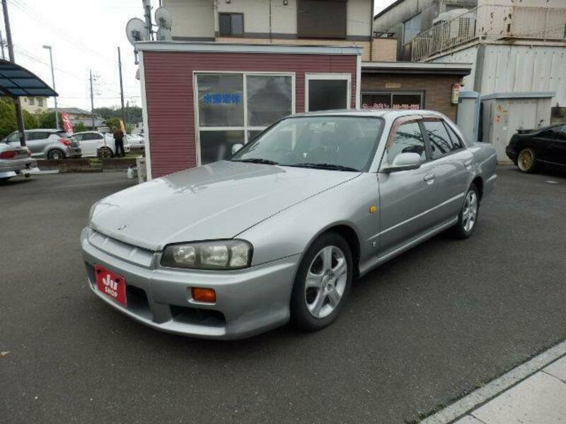 NISSAN SKYLINE