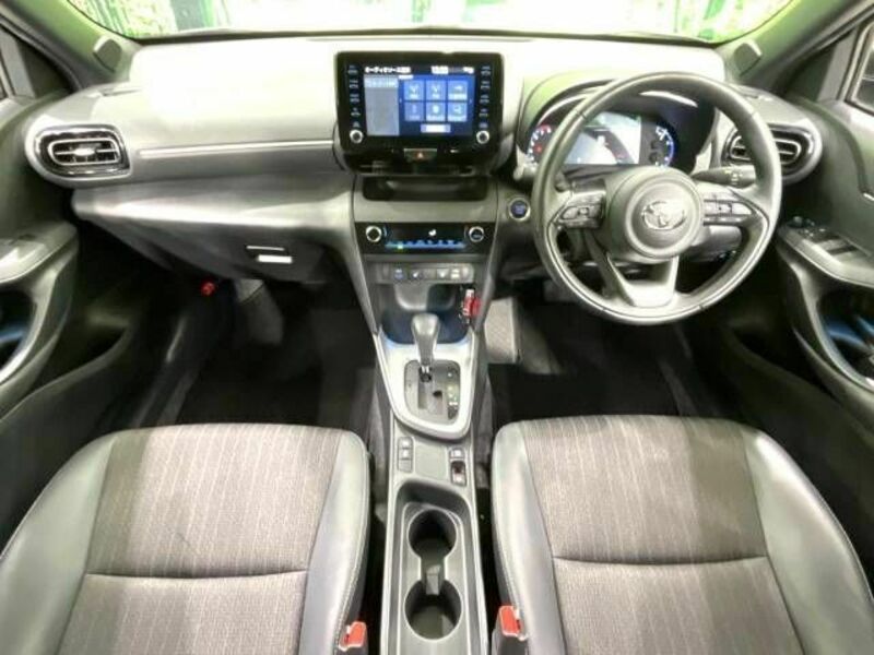YARIS CROSS