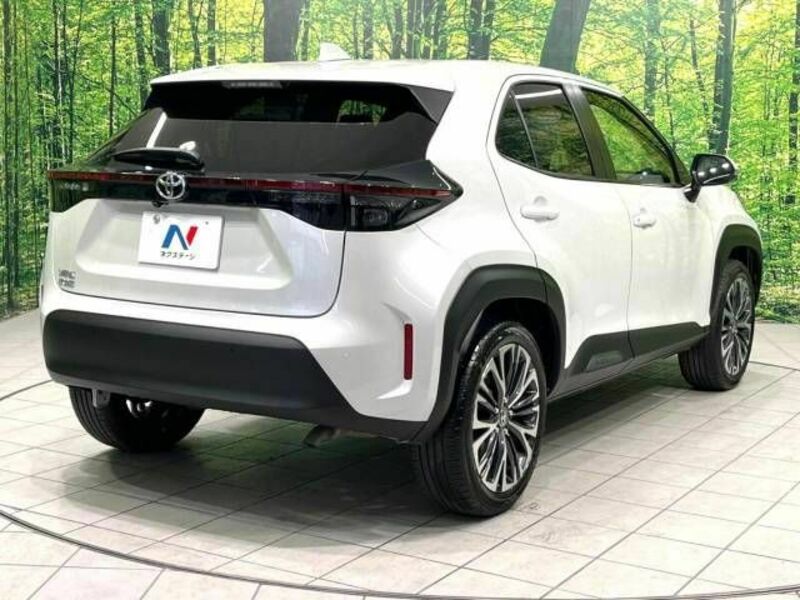 YARIS CROSS