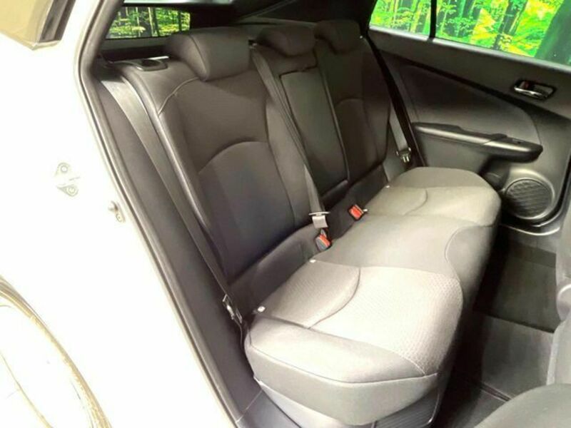 PRIUS-8