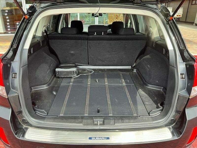 LEGACY OUTBACK