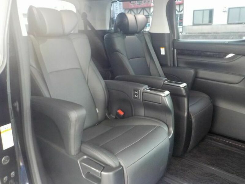 VELLFIRE-12