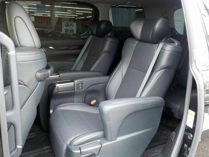 VELLFIRE-17