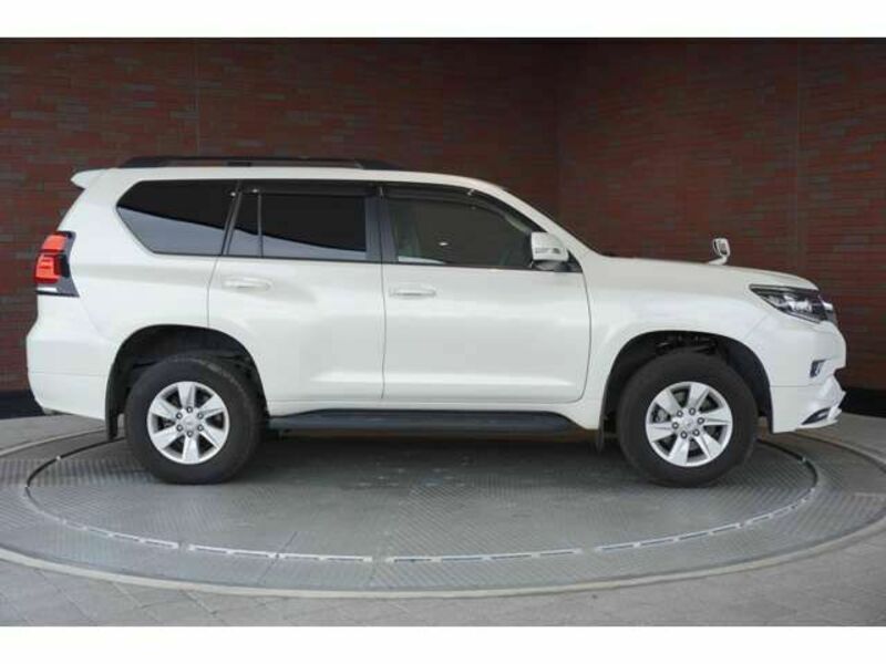 LAND CRUISER PRADO-1