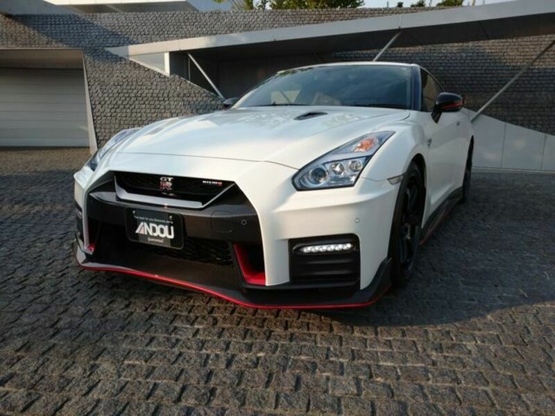 NISSAN GT-R