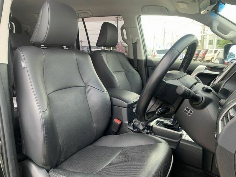 LAND CRUISER PRADO-16