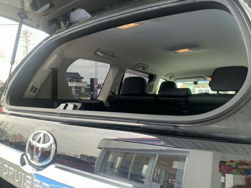LAND CRUISER PRADO-24