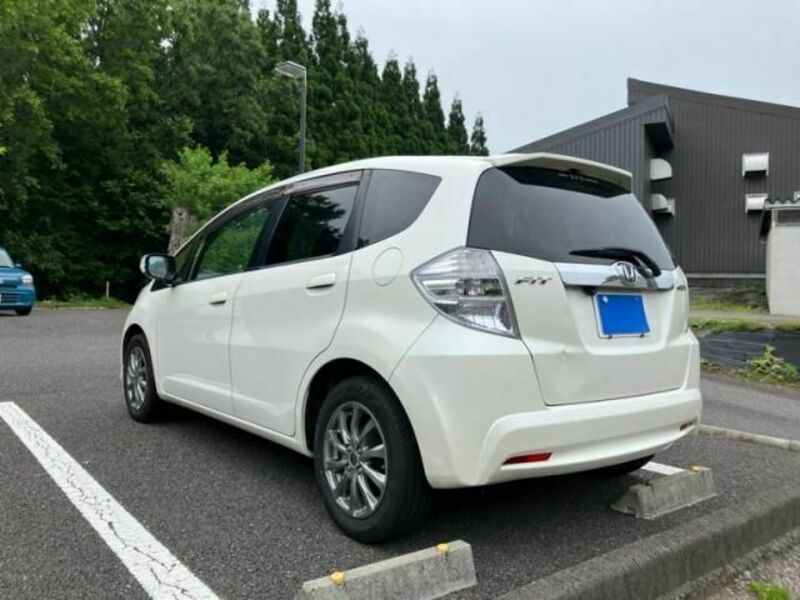 FIT HYBRID-4