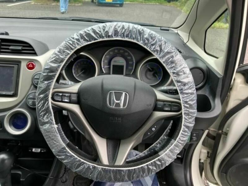 FIT HYBRID-18