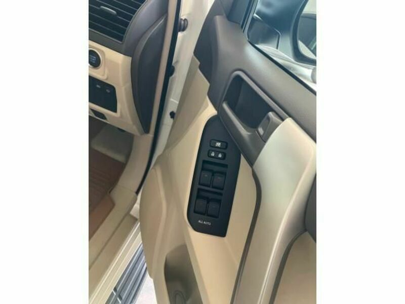 LAND CRUISER PRADO-15