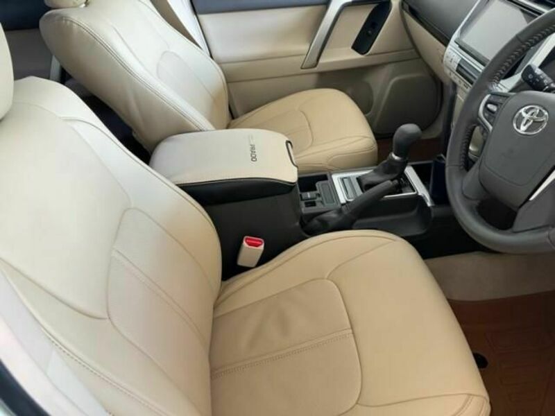 LAND CRUISER PRADO-17