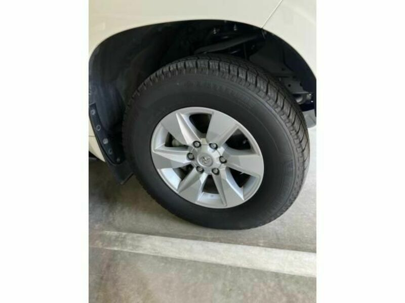 LAND CRUISER PRADO-26