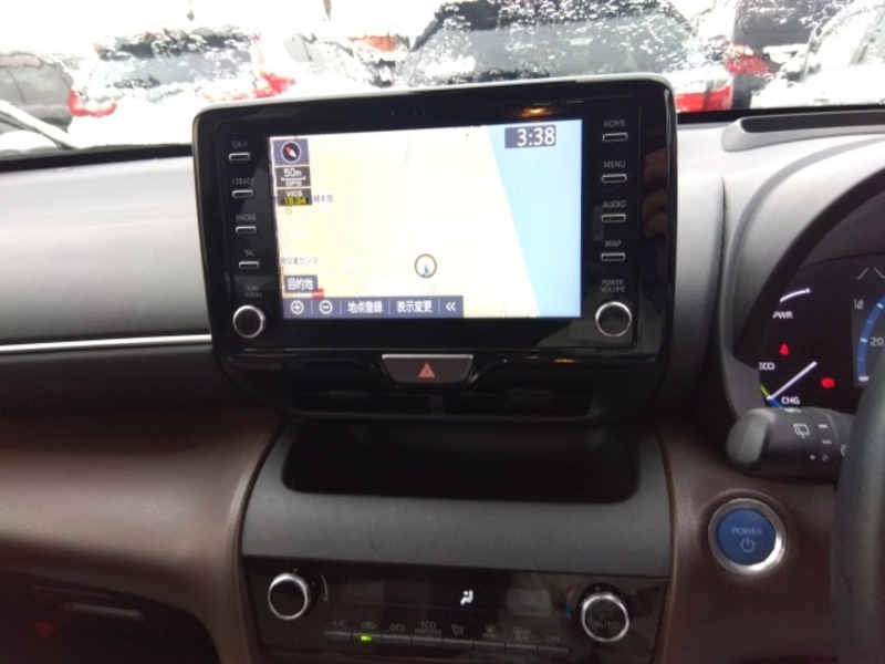 YARIS CROSS