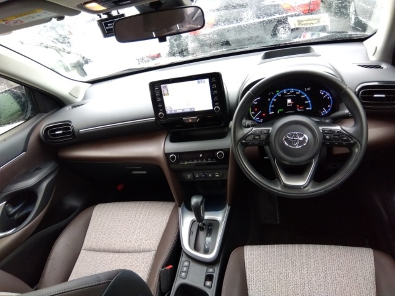YARIS CROSS