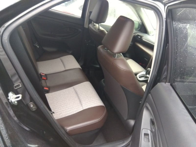 YARIS CROSS