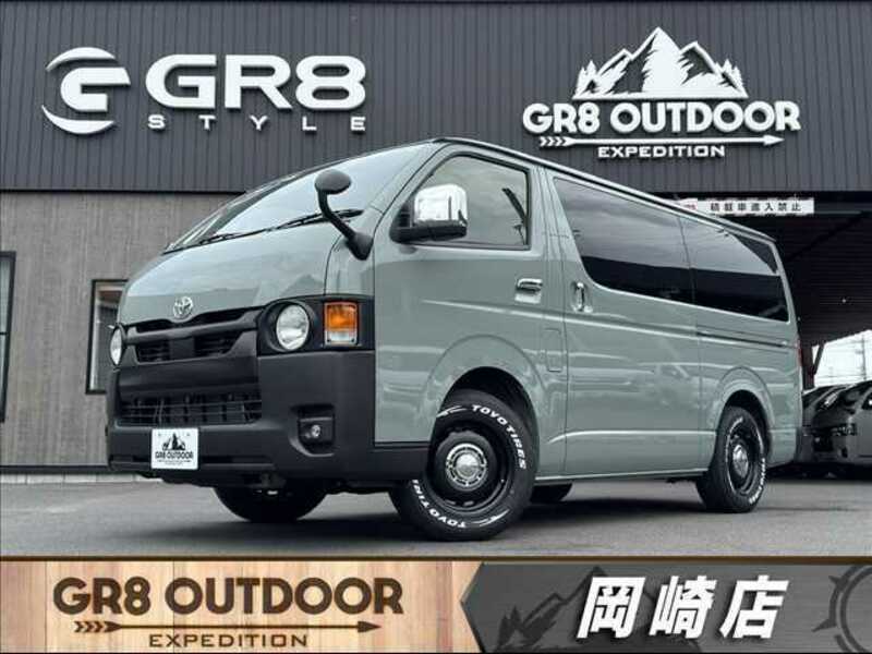 TOYOTA HIACE VAN