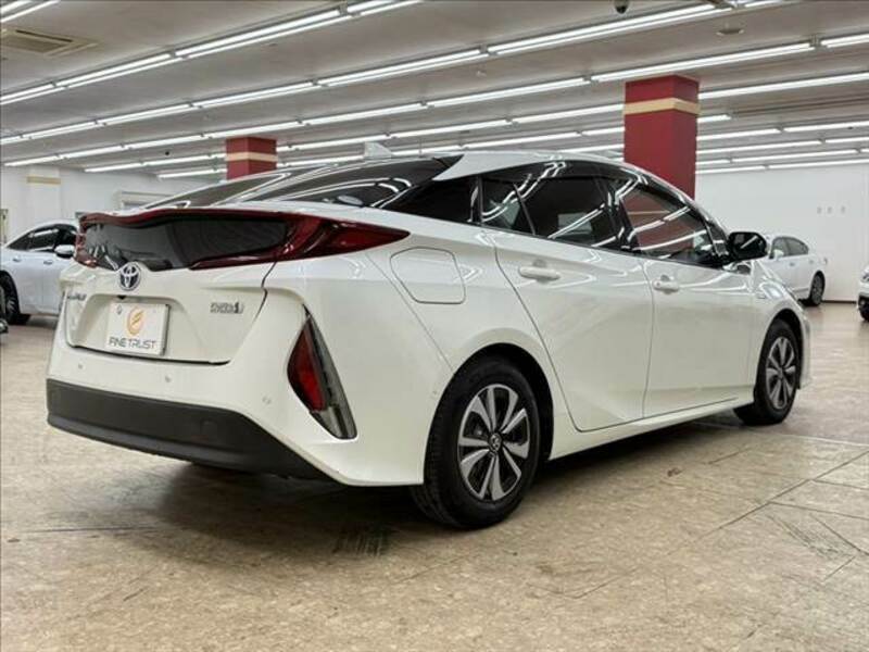 PRIUS PHV