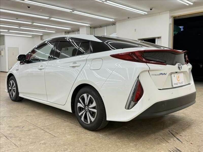 PRIUS PHV