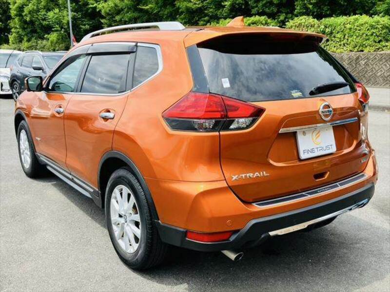 X-TRAIL