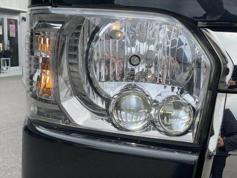 HIACE VAN-11