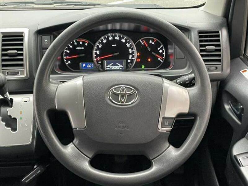 HIACE VAN-9