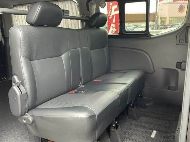 NV350 CARAVAN-5