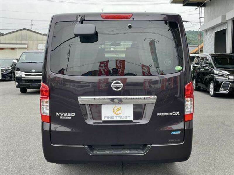 NV350 CARAVAN-14