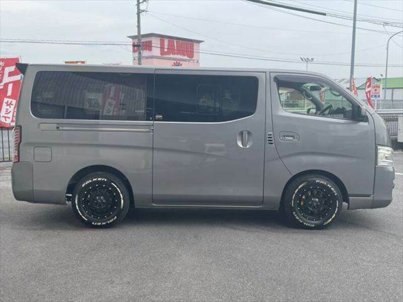 NV350 CARAVAN-16