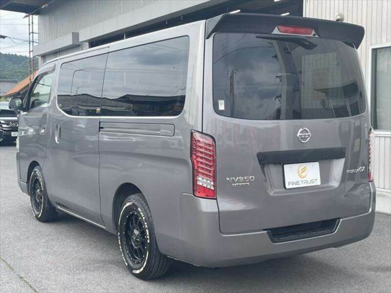 NV350 CARAVAN-19
