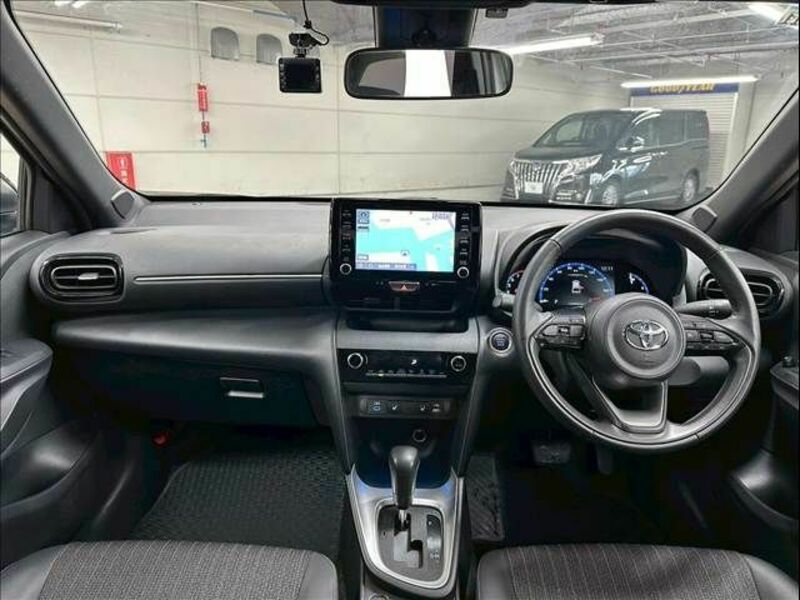 YARIS CROSS