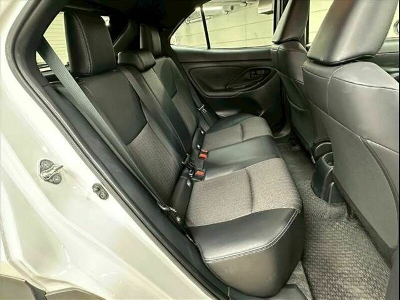 YARIS CROSS