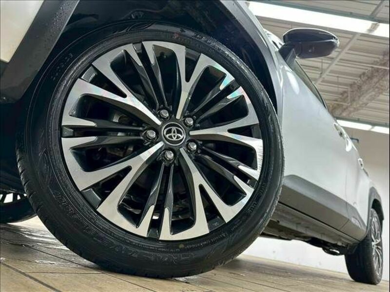 YARIS CROSS