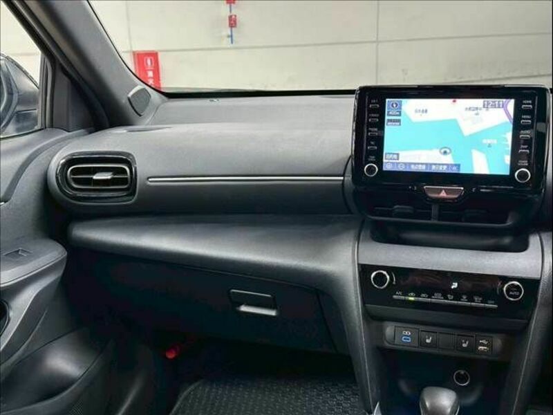 YARIS CROSS