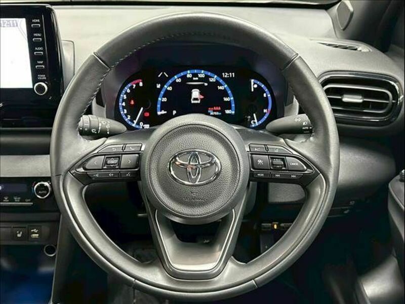 YARIS CROSS