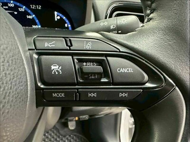 YARIS CROSS