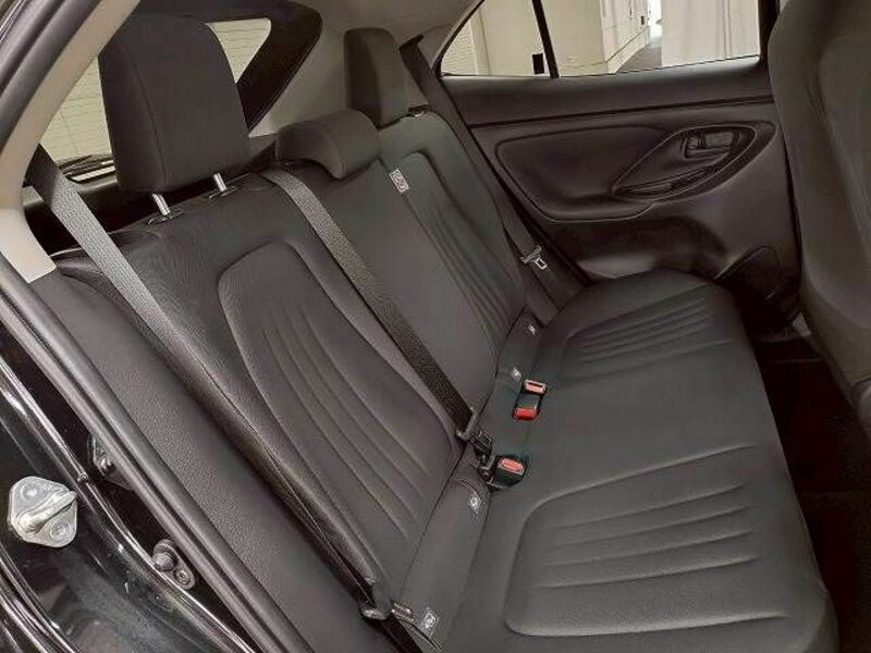 YARIS CROSS