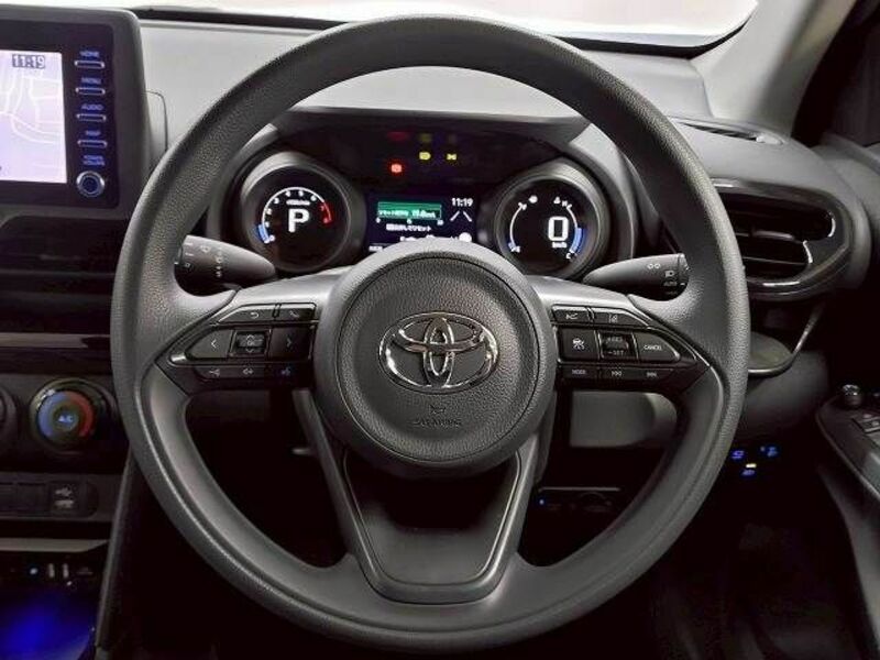 YARIS CROSS