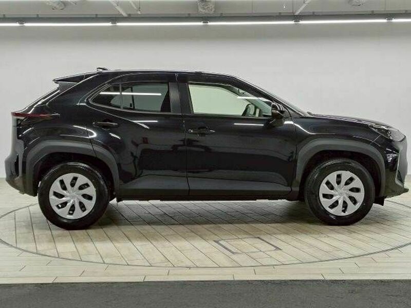 YARIS CROSS