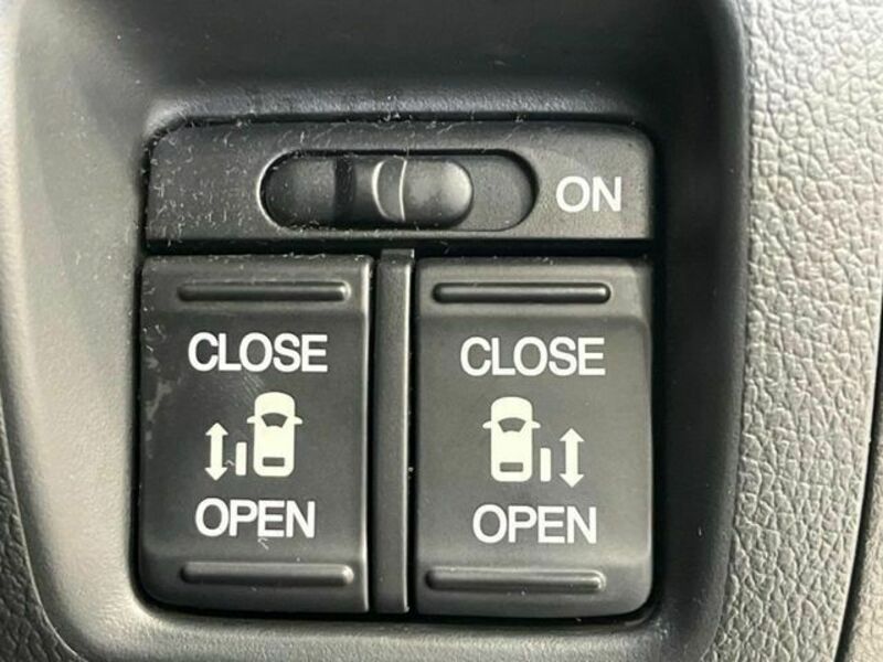 N BOX