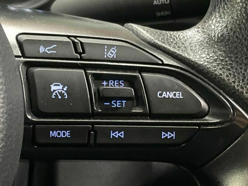 YARIS CROSS