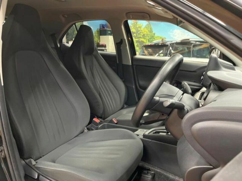 YARIS CROSS