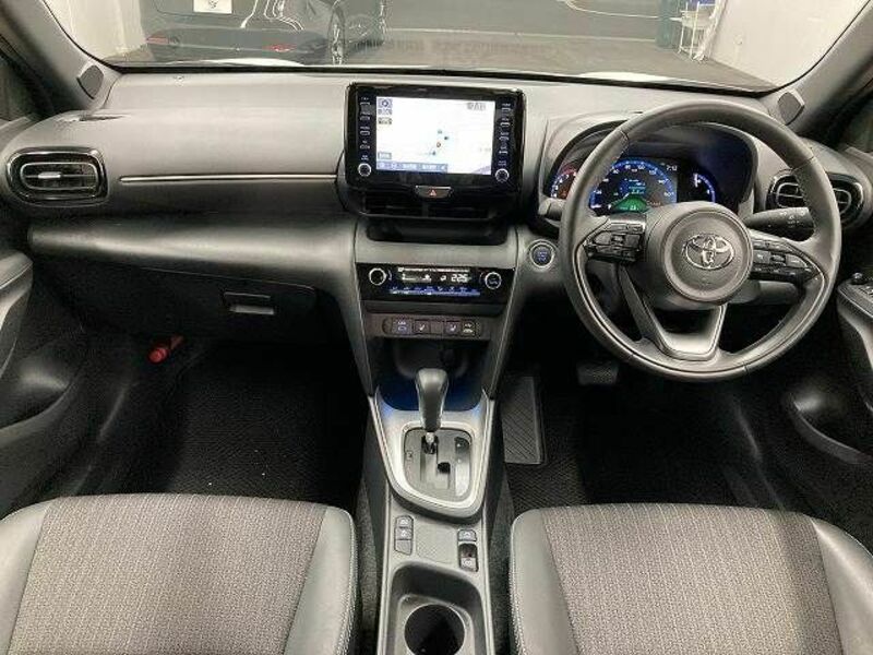 YARIS CROSS