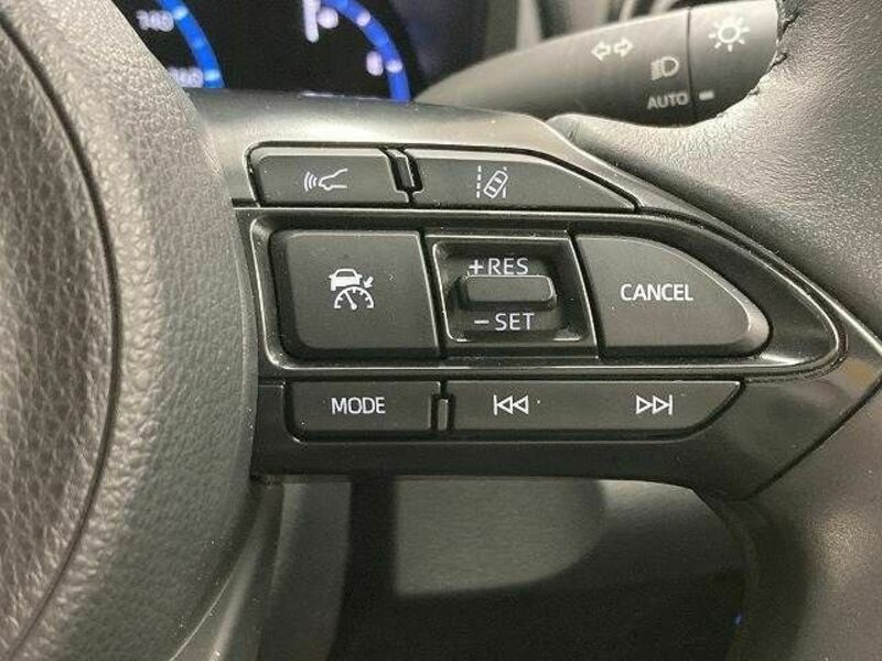 YARIS CROSS