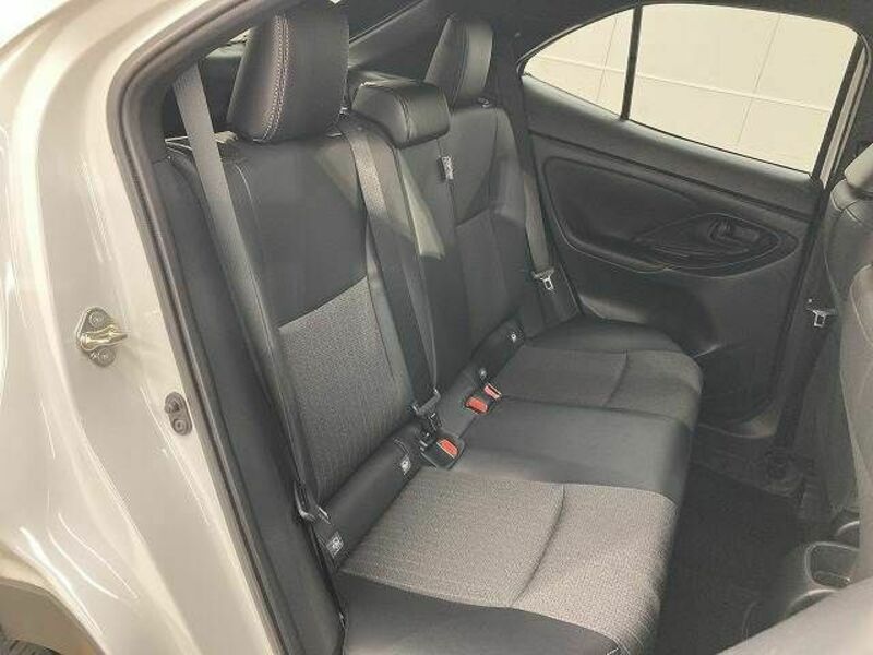 YARIS CROSS