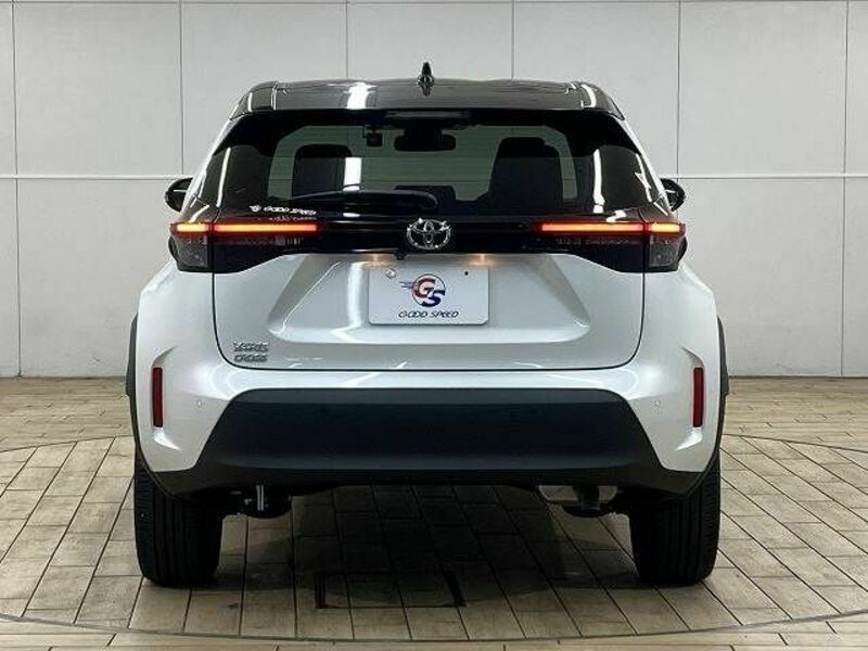 YARIS CROSS